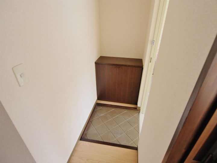 シャルム矢野東の玄関
