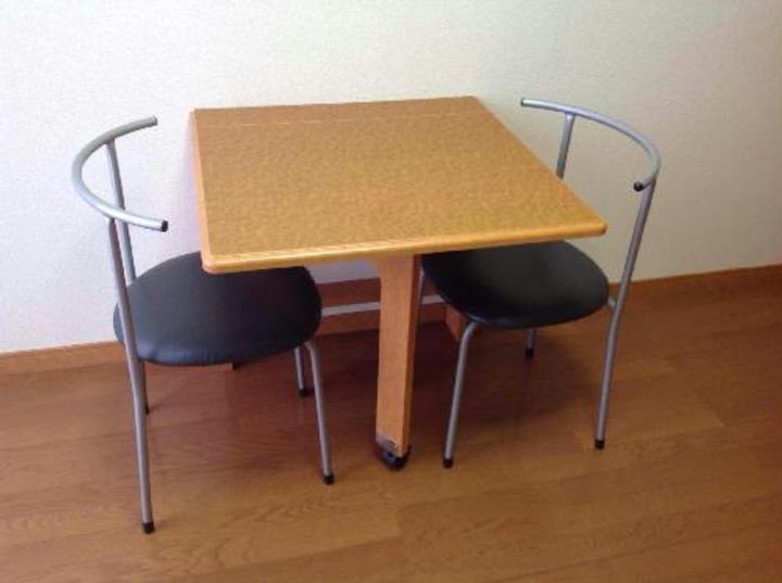 レオパレス秀峰の居間