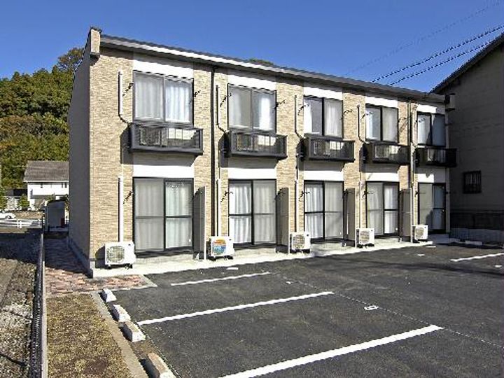 レオパレス秀峰の外観