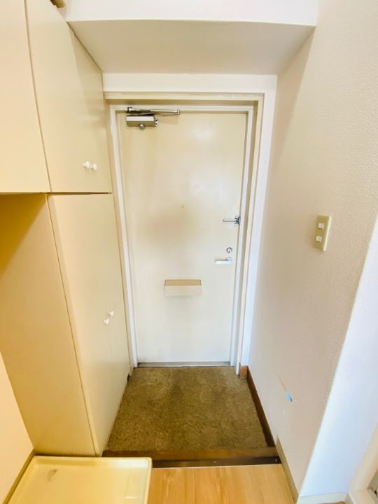 共立リライアンス八王子IIの玄関