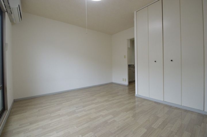 サンライフ土肥Aの居間