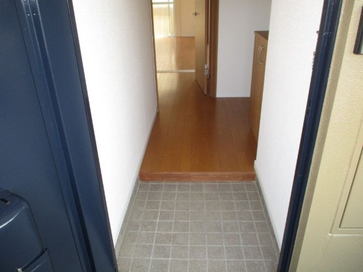 コーポラス山栄の玄関