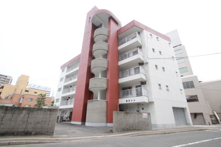 飯田ビルの外観
