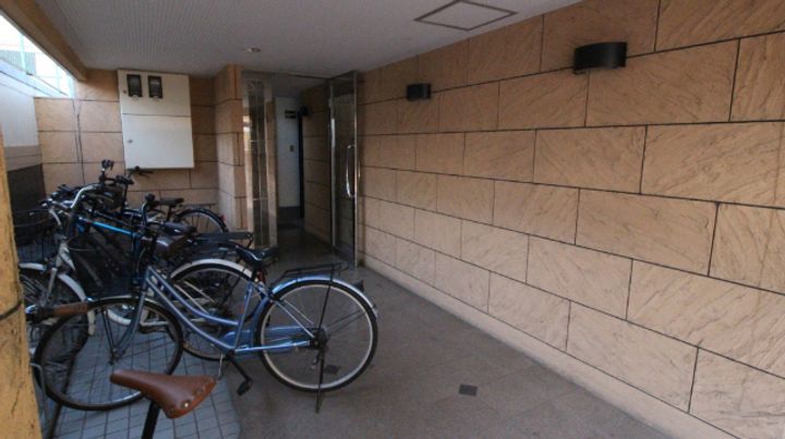 ロータリーマンション平代町の地図