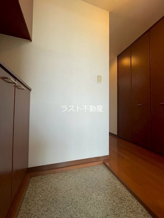 ディアスSの玄関