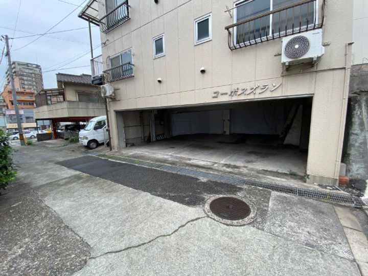 コーポスズランの地図