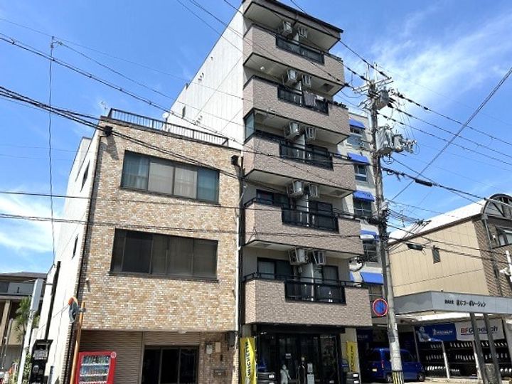 プレリュード二条の外観