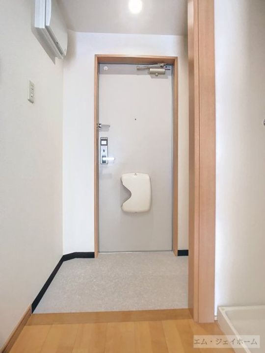 滋賀県野洲市行畑1(アパート)の賃貸物件の玄関