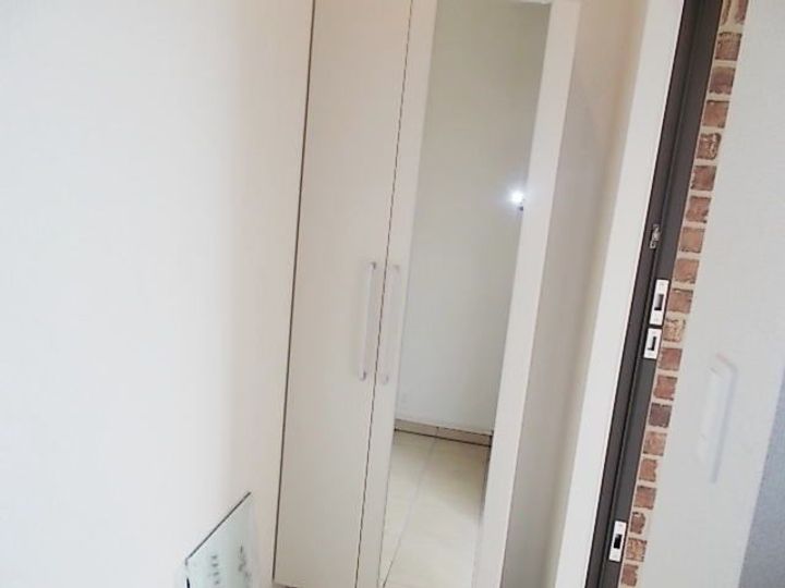 インクリーズ ウィステリアIIの玄関