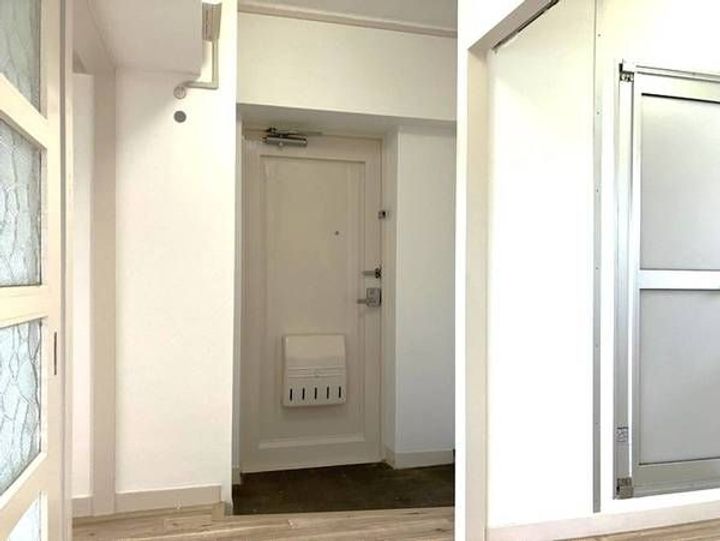 兵庫県三木市志染町西自由が丘2(マンション)の賃貸物件の玄関