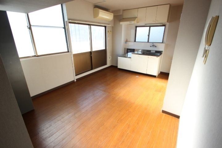 佐々木ビル横川の居間