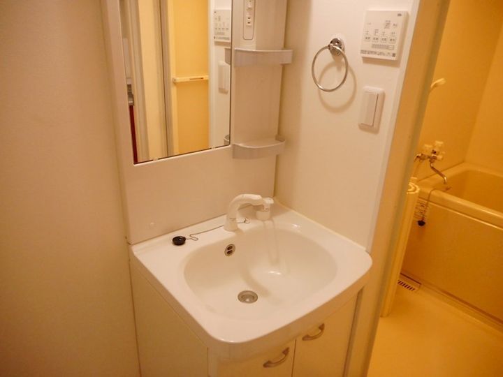 The Ookubo Baseの内装