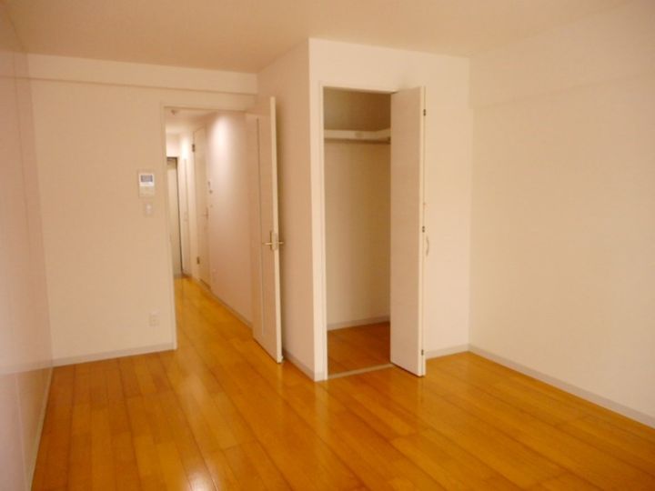 The Ookubo Baseの内装