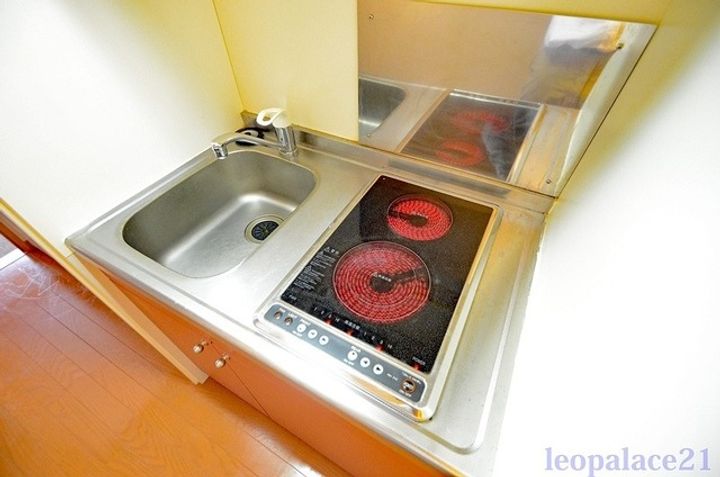 レオパレスフローリッシュのキッチン