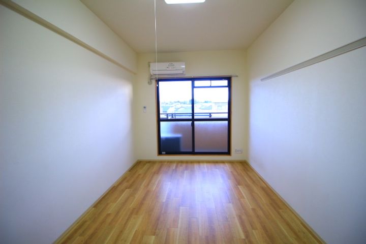 大忠ビルの居間