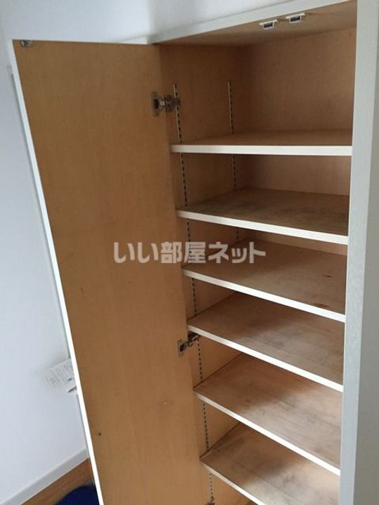 神奈川県藤沢市鵠沼石上2(一戸建)の賃貸物件の玄関