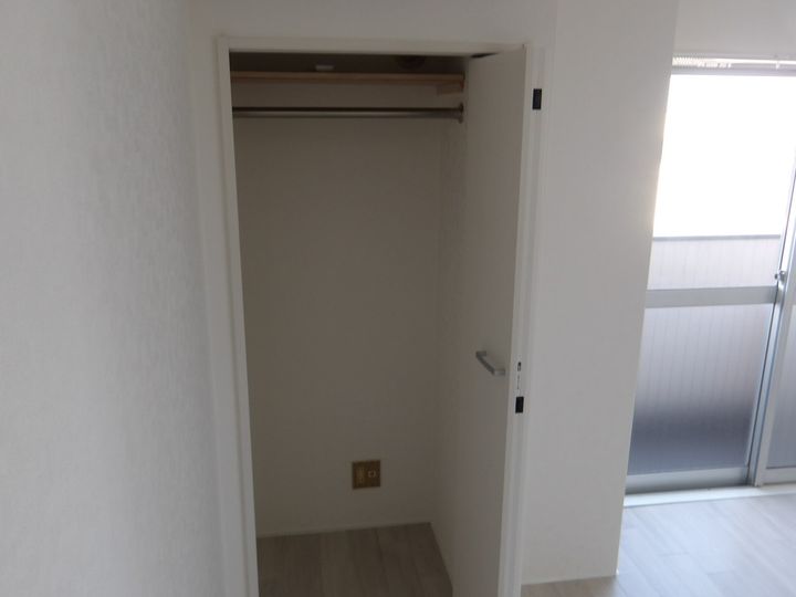いすずビルの内装