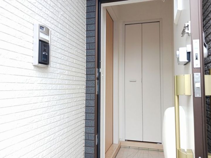 埼玉県朝霞市根岸台7(アパート)の賃貸物件の玄関