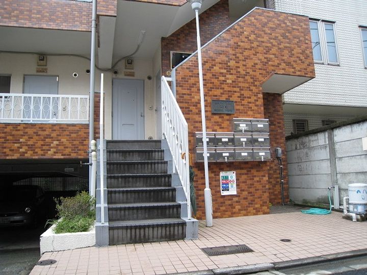 専有30平米超 ダイヤパレス初台の地図