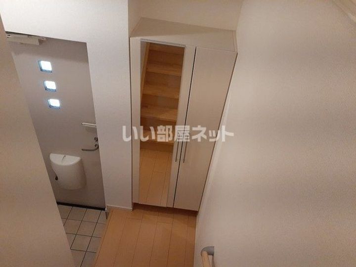 兵庫県伊丹市北本町1(アパート)の賃貸物件の玄関