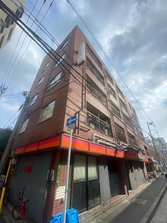 南森町ロイヤルハイツの外観