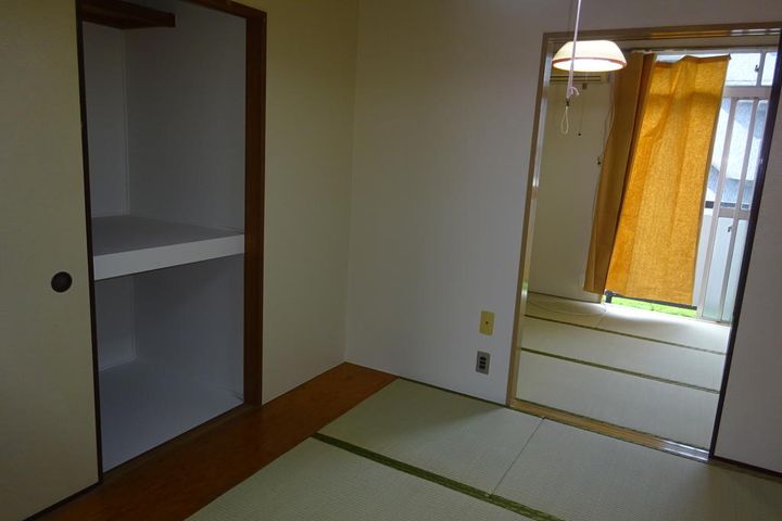 コーポスガの居間