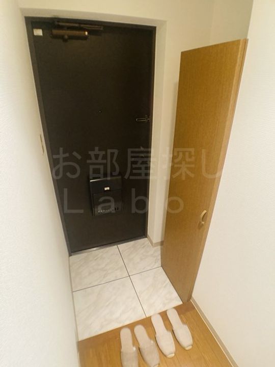 神奈川県南足柄市岩原(マンション)の賃貸物件の玄関