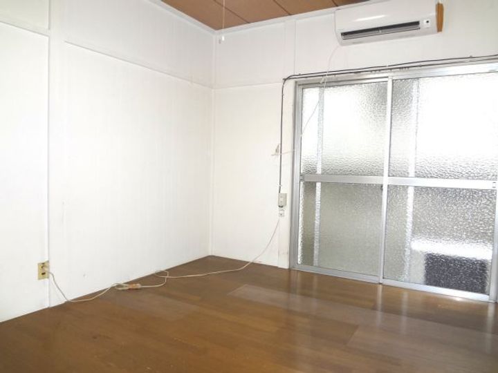 田中アパートの居間