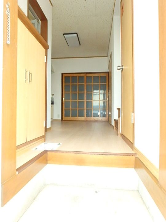 神奈川県座間市入谷西4(一戸建)の賃貸物件の玄関