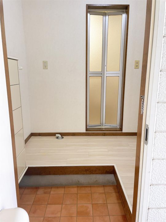 ルシエール三郷の玄関