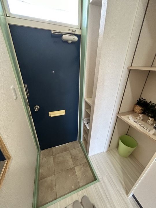 静岡県浜松市浜名区細江町広岡(マンション)の賃貸物件の玄関