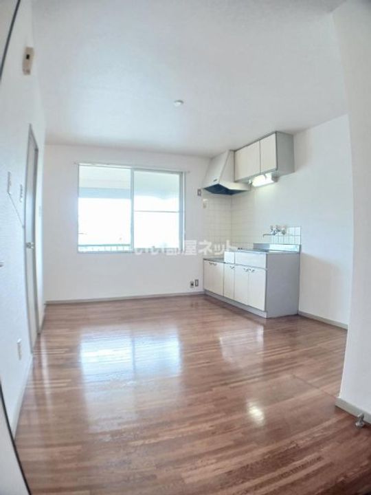 グリーンライフ奥津の居間