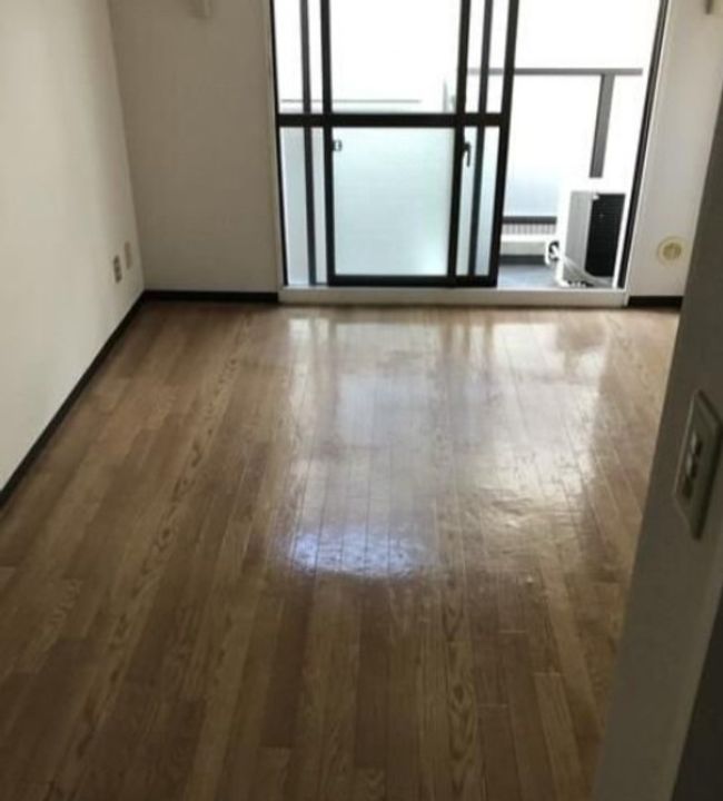 ビアン国立の居間