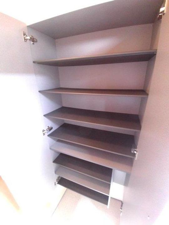 埼玉県吉川市高久2(アパート)の賃貸物件の玄関