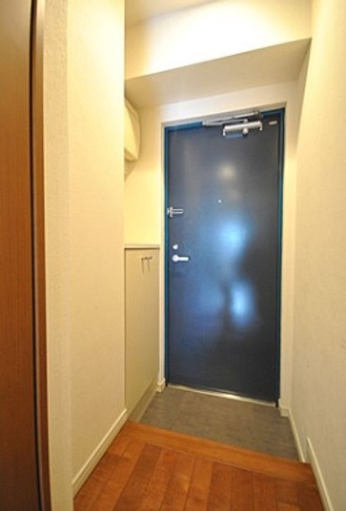 東京都文京区湯島4(マンション)の賃貸物件の玄関