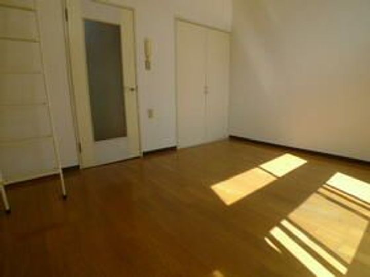 深谷壱番館の居間