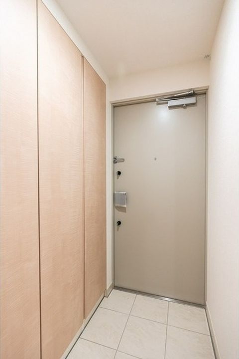 コンフォリア・リヴ板橋の玄関