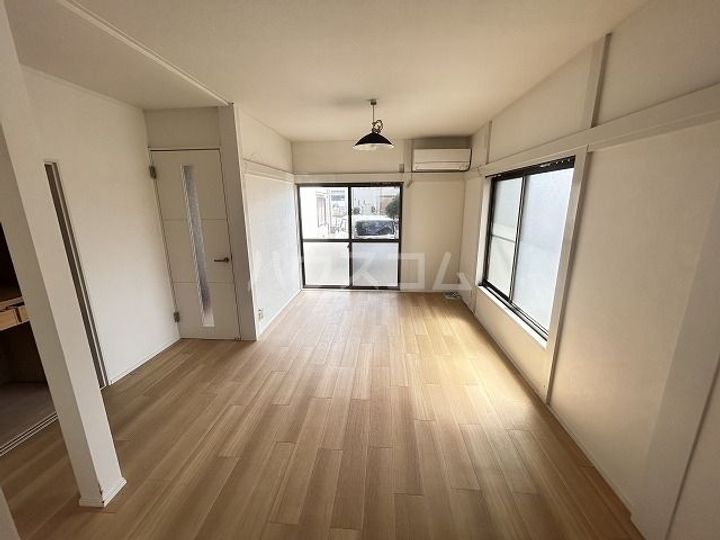 神奈川県小田原市別堀(一戸建)の賃貸物件の居間