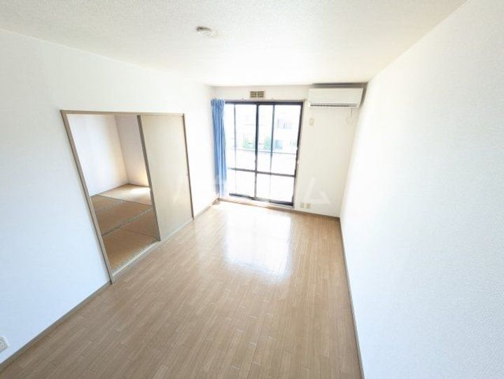 パームフィルズIの居間