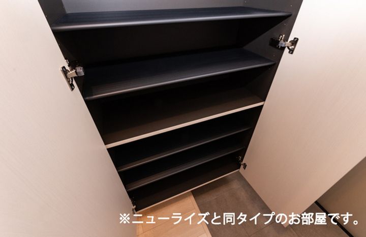 カルム黒川IIIの玄関