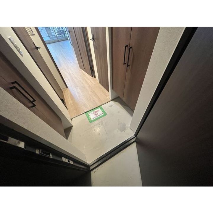 AFFLUENCE難波EASTの玄関