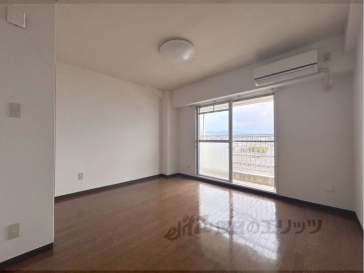 スポーリア今井の居間