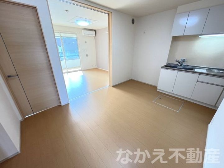 徳島県小松島市大林町字金岡(アパート)の賃貸物件の居間