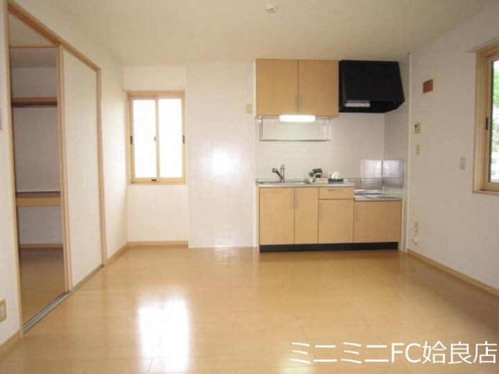 鹿児島県姶良市西餅田(アパート)の賃貸物件の居間