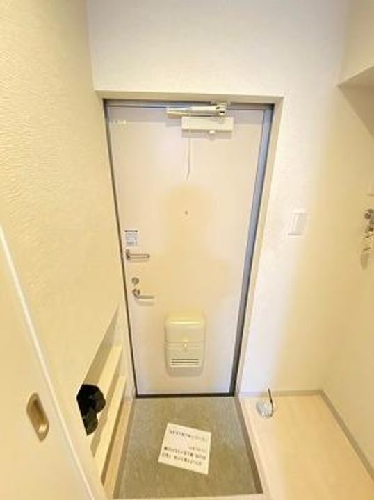 広島県広島市佐伯区五日市中央4(アパート)の賃貸物件の玄関