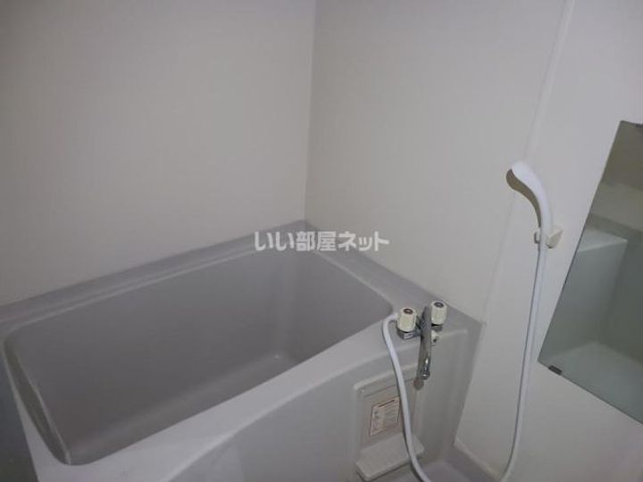 シャトル弐番館の風呂