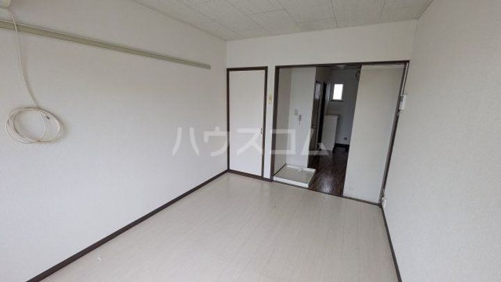 ファミールシャトルの居間