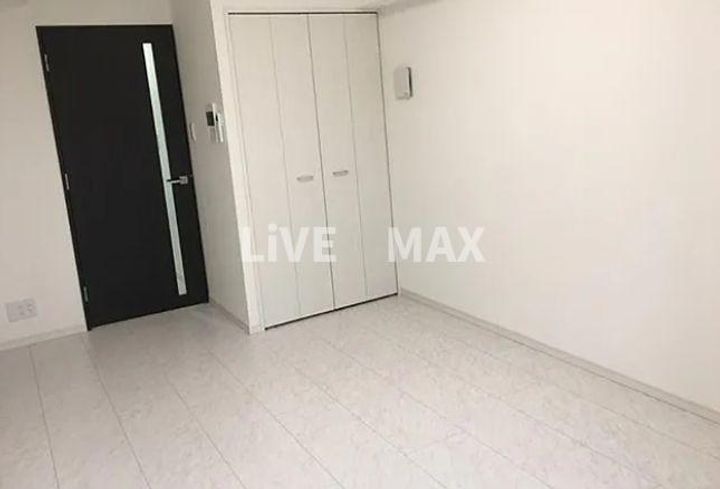 REXZY KIYOSUMI SHIRAKAWAの居間