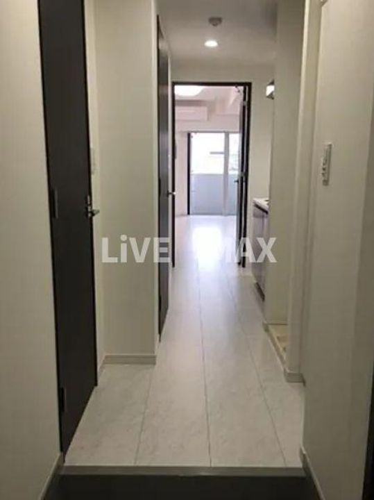 REXZY KIYOSUMI SHIRAKAWAの玄関