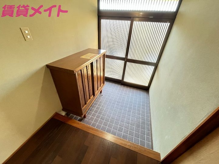 三重県津市大里窪田町(一戸建)の賃貸物件の玄関